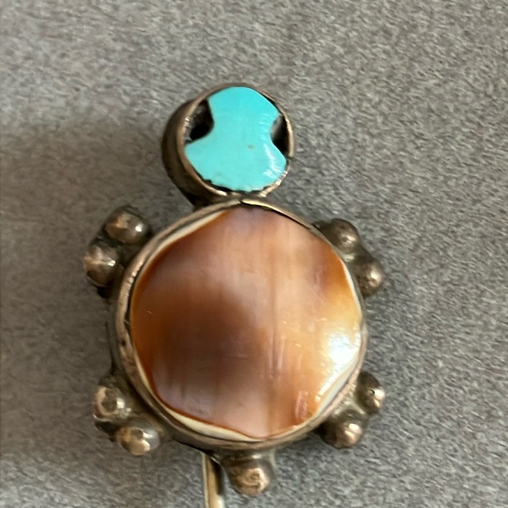 Beautiful vintage stick pin/hat pin.